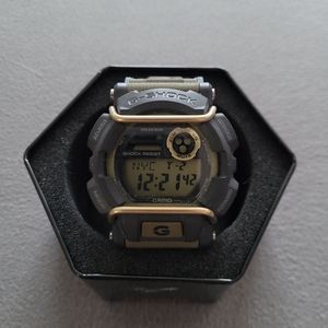 Casio G-Shock (GD400-9DR) Watch